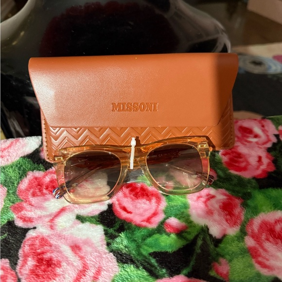 Missoni Other - Missoni Tan Sunglasses with Case